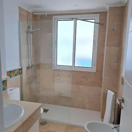 In Banana Beach, Apartment
