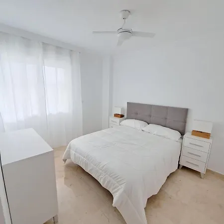 In Banana Beach, Apartment